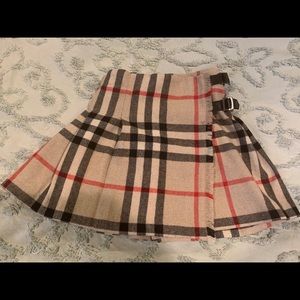 Girls Burberry skirt. Size 8.